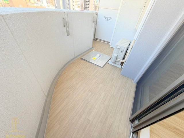 バルコニー　セレニテ難波プリエ