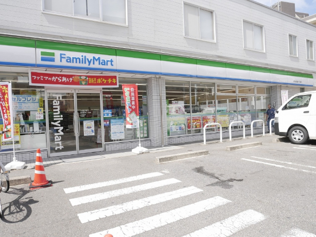 コンビニ　ファミリーマート昭和塩付通一丁目店（コンビニ）まで163m