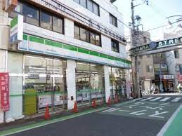 コンビニ　ファミリーマート幡ヶ谷駅南店（コンビニ）まで320m