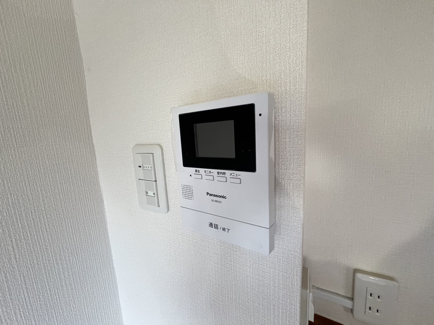 セキュリティ　同物件の別部屋写真です。