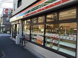 コンビニ　セブンイレブン 下馬1丁目店（コンビニ）まで126m