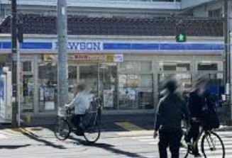 コンビニ　ローソン杉並善福寺一丁目店（コンビニ）まで322m