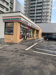 コンビニ　セブンイレブン札幌北4条東1丁目店（コンビニ）まで367m