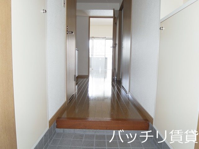玄関　別号室イメージの為、現状を優先致します。