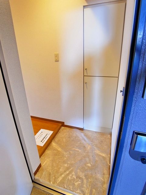 玄関　☆玄関には下駄箱有り☆