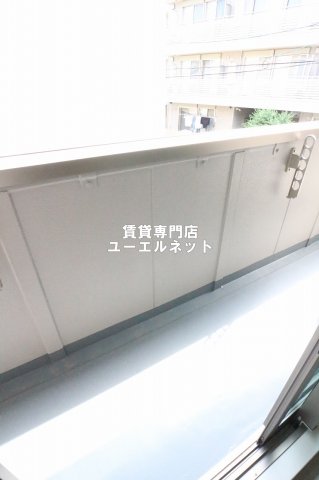 バルコニー　バルコニー付きで採光＆風通し良好！