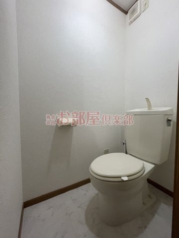 トイレ　清潔感のあるトイレです