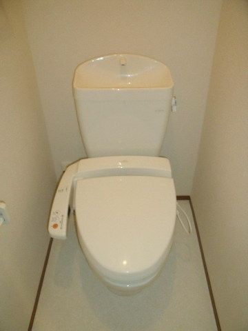 トイレ　ウォシュレット付き