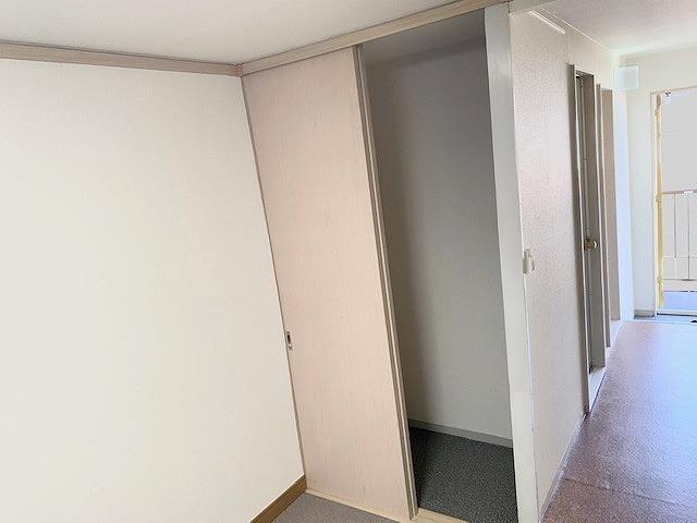 ＪＲ山陽本線 姫路駅 バス乗車時間：13分 最寄りバス停で下車 徒歩8分 2階建 築32年の内装写真