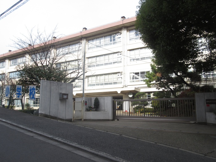 小学校　川崎市立宮前平小学校（小学校）まで850m