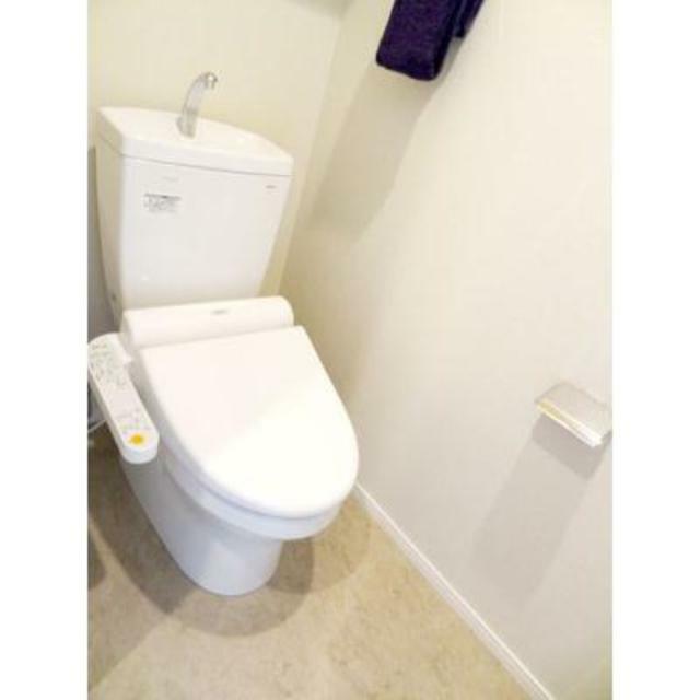トイレ　※写真は同タイプ住戸です。