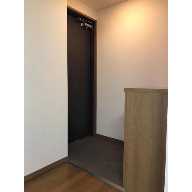 玄関　※別部屋参考写真