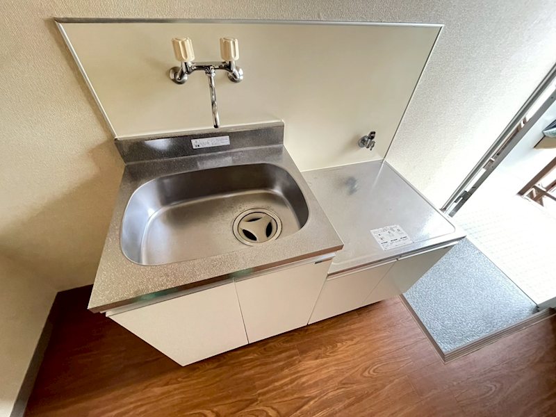 キッチン　206号室の写真になります。