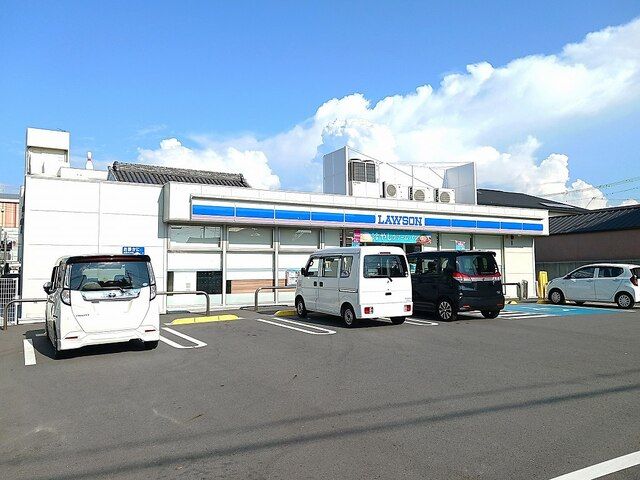 コンビニ　ローソン本町六丁目店様（コンビニ）まで1100m