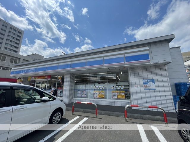 コンビニ　ローソン（コンビニ）まで164m