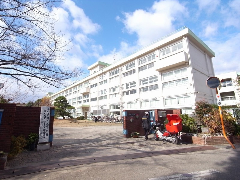 小学校　川西市立久代小学校（小学校）まで695m