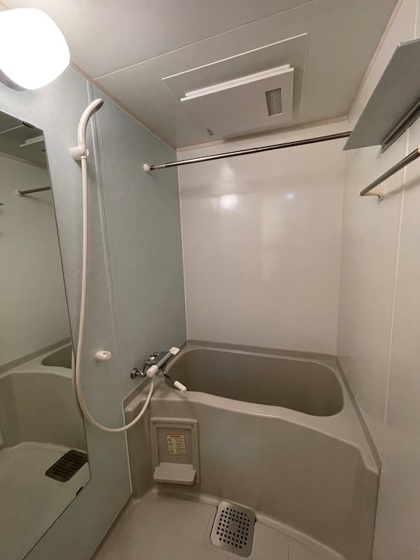 バス・シャワールーム　※同タイプの他のお部屋です
