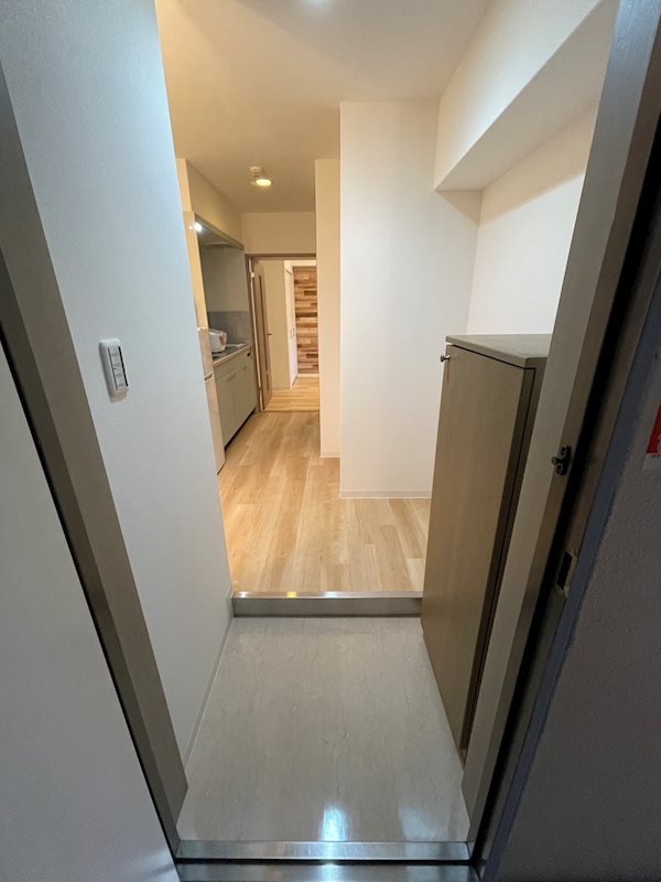 玄関　※同タイプの他のお部屋です