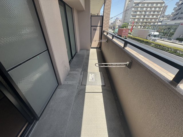 バルコニー　この写真は同マンションの他のお部屋のものです