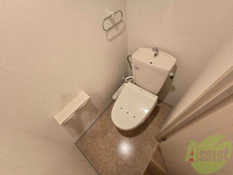 トイレ　こちらはトイレです。清潔感があり、安心して使用できます。
