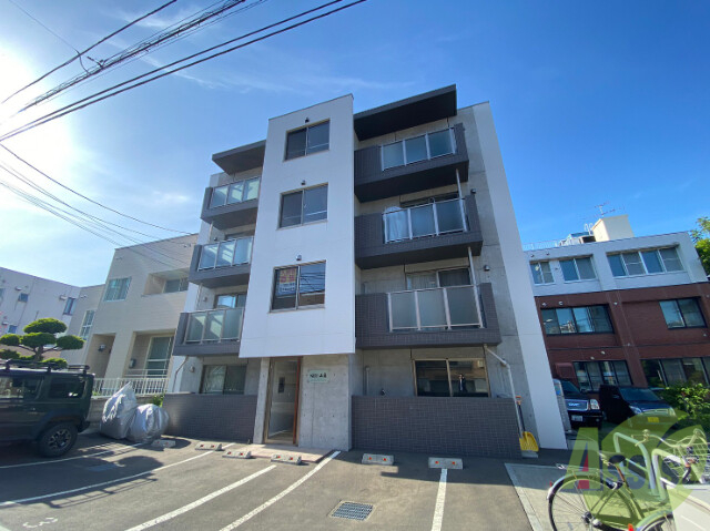 建物外観　札幌市中央区南１８条西「ノイ山鼻」