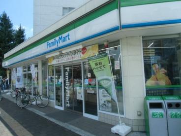 コンビニ　ファミリーマート 川崎貝塚一丁目店（コンビニ）まで235m