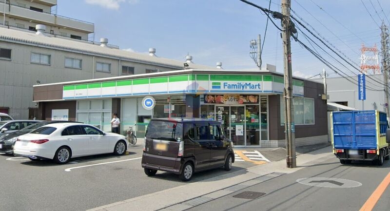 コンビニ　ファミリーマート豊中上津島店（コンビニ）まで209m