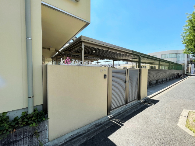 幼稚園・保育園　小桜幼稚園（幼稚園・保育園）まで396m
