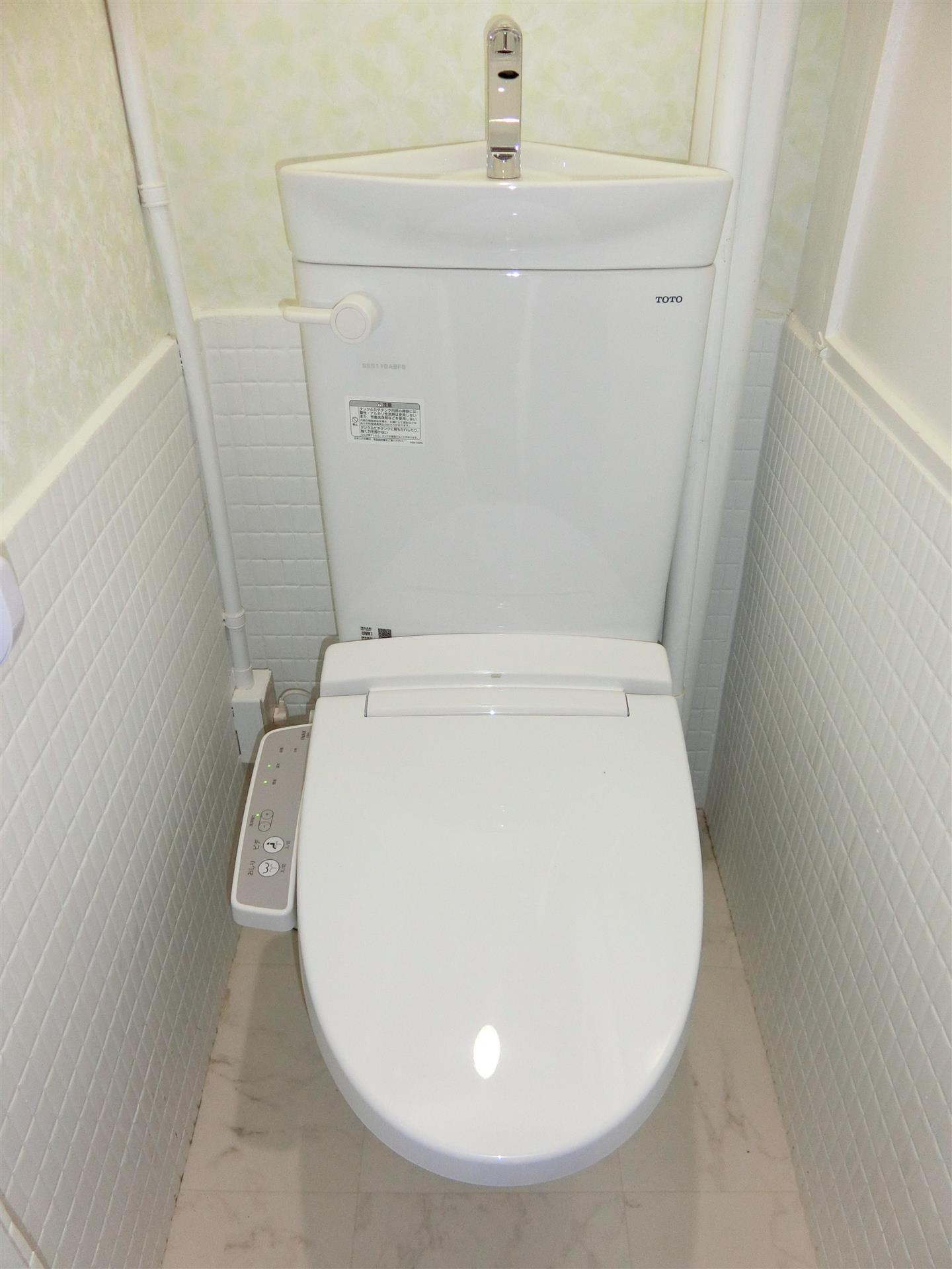トイレ　ウォシュレット付の洋式トイレです♪