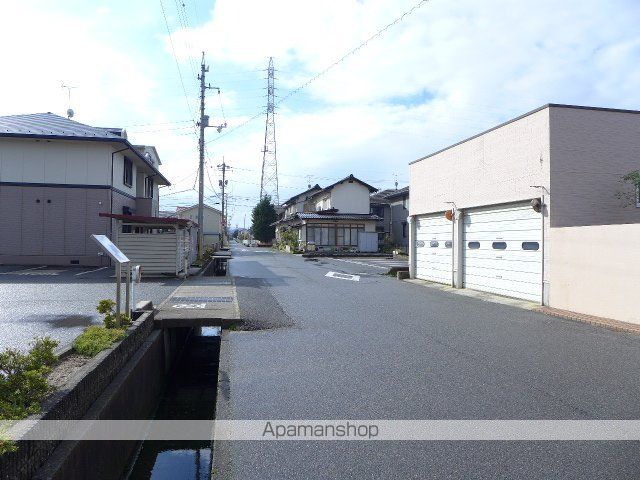 その他　前面道路（その他）まで0m