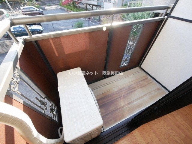 バルコニー　※同仕様写真となります。