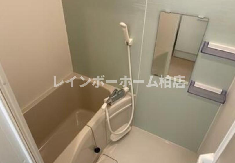 バス・シャワールーム　※別部屋参考写真。
