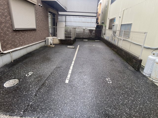 駐車場　2026年9月撮影※現況が相違する場合は現況を優先致します。