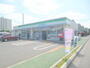 コンビニ　ファミリーマート杉並人見街道店（コンビニ）まで117m
