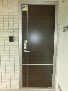 玄関　玄関ドア
