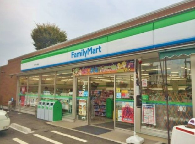 コンビニ　ファミリーマート 小平たかの街道店（コンビニ）まで932m
