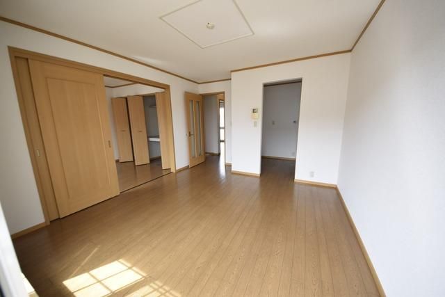 居室・リビング　広々使えるお部屋です