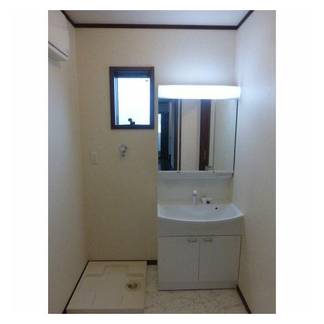 洗面設備　※同建物、別号室の写真です。