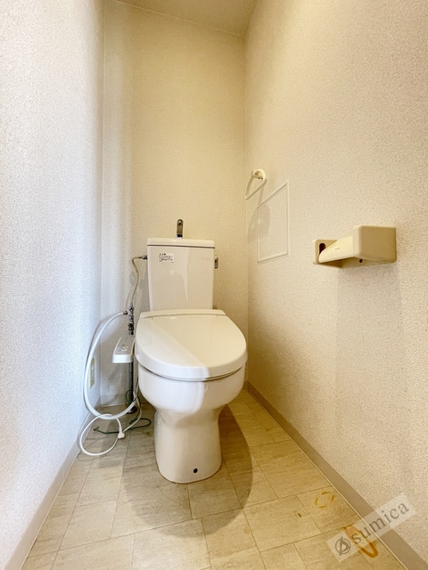 トイレ　この空間なんだか落ち着きます。清潔感のあるトイレです。