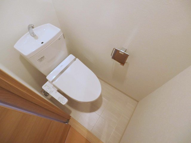 トイレ　ノーブルコート堺筋本町