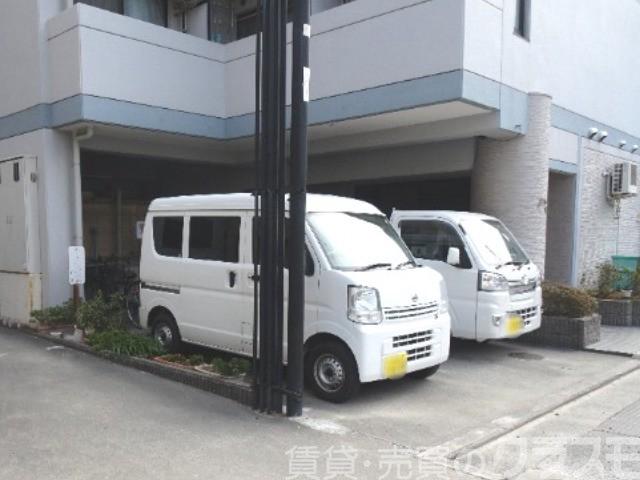 駐車場　敷地内駐車場