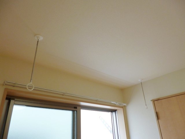 その他設備　室内物干しついてます♪