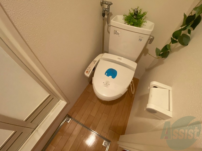 トイレ　こちらはトイレです。清潔感があり、安心して使用できます。