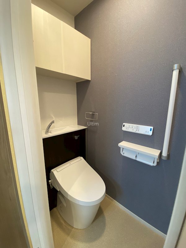 トイレ　別のお部屋の写真ですが参考までに