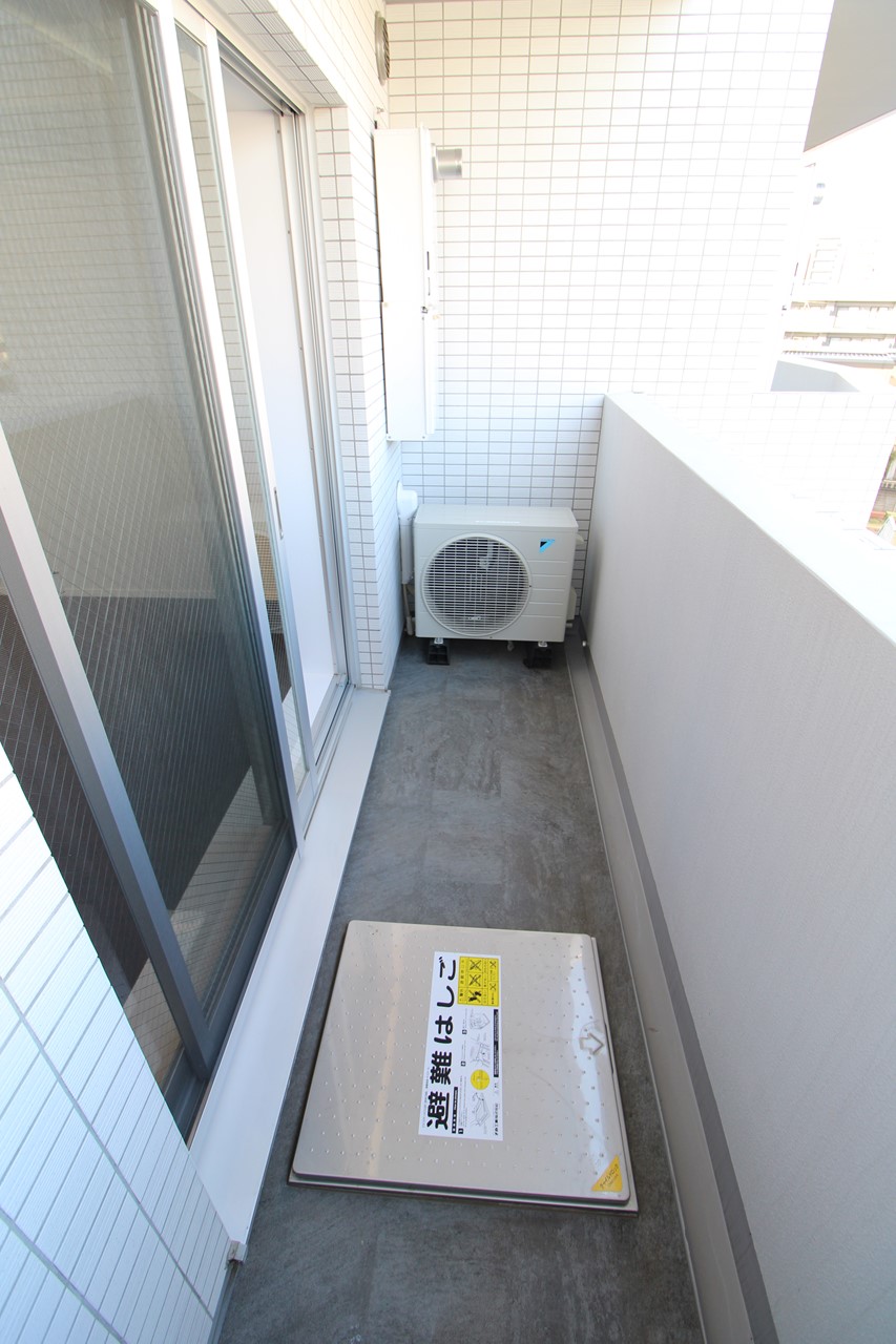 バルコニー　※同物件、別部屋になります。
