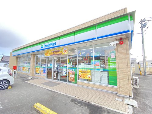 コンビニ　ファミリーマート稲沢北島五丁目店（コンビニ）まで532m