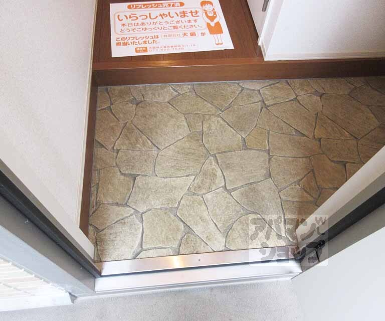 玄関　段差も少ない