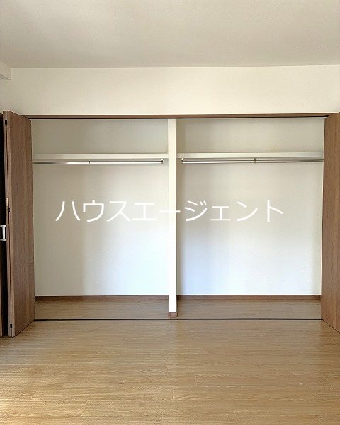 収納　大きめクローゼットで収納に困りません♪