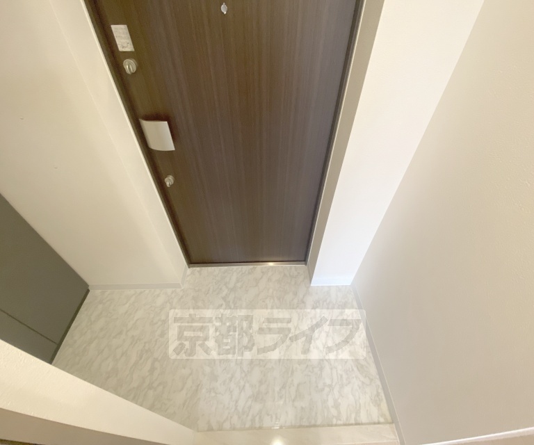 CREST TAPP 京都太秦天神川 DEX IIの玄関写真