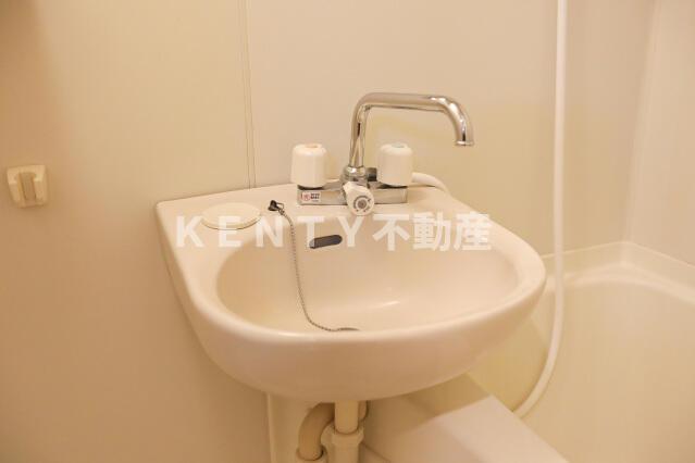 洗面設備　脱衣スペースもあります